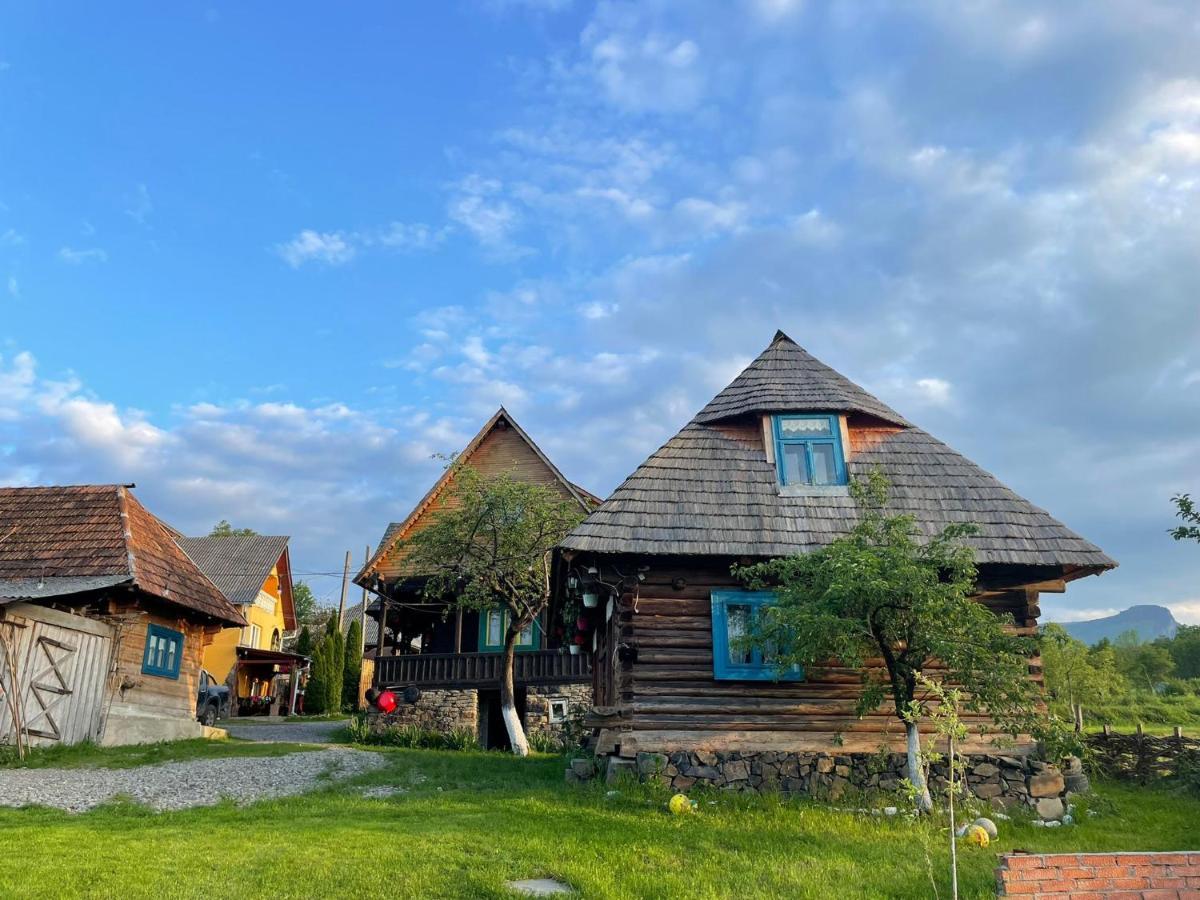 Complex Traditional Casuta Bunicilor-Breb Pokoj fotografie