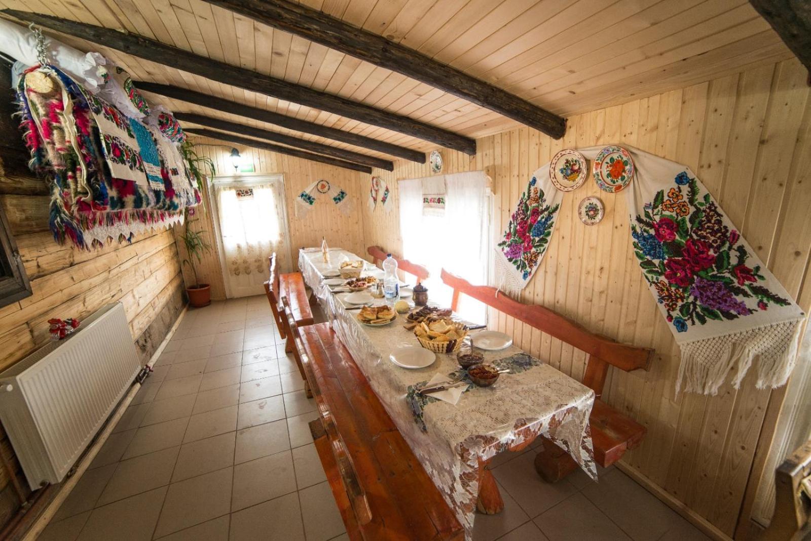 Complex Traditional Casuta Bunicilor-Breb Exteriér fotografie